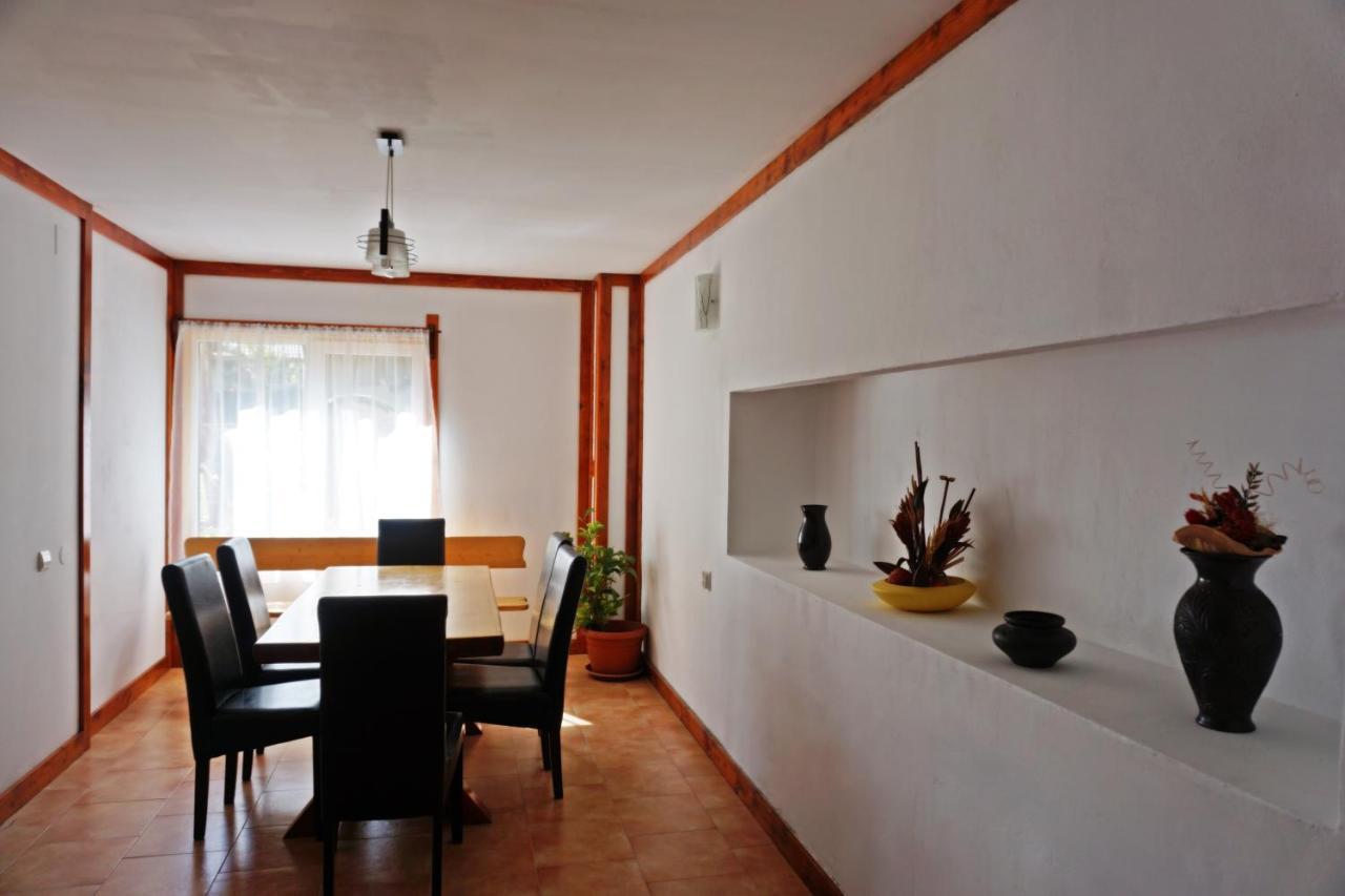 Celestia Hotel Moeciu De Sus Exterior photo